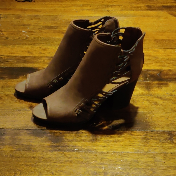 ankle boots - Picture 2 of 2